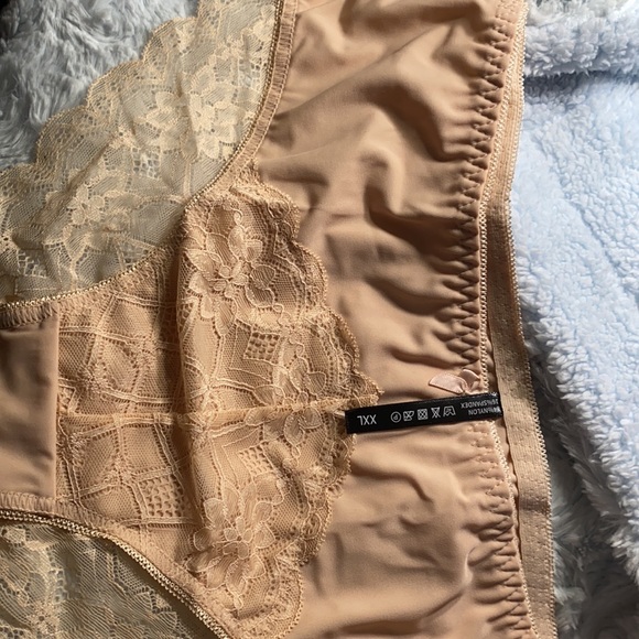 Lace Bra & Underwear 34D - Picture 4 of 7